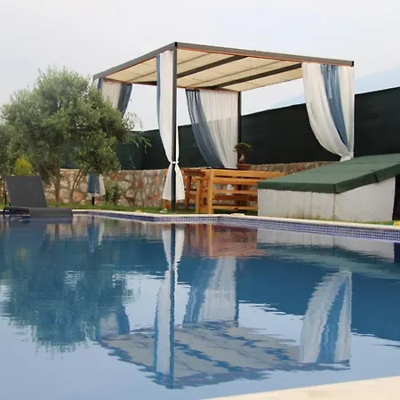 Villa Korunakli Tas *